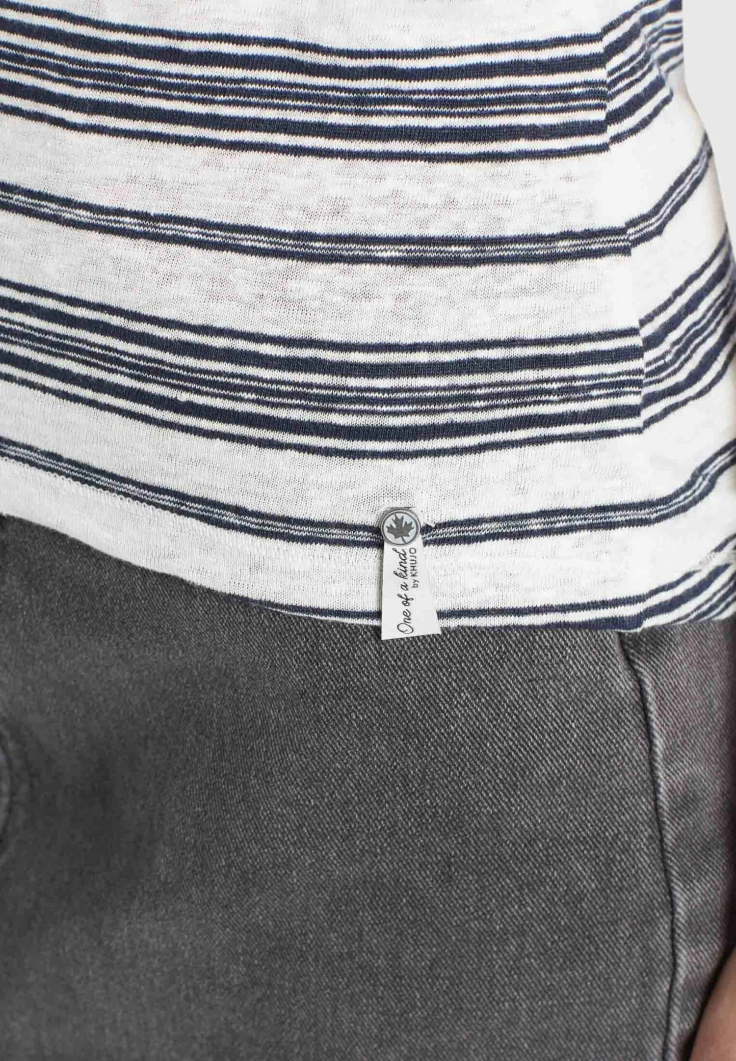 Khujo T-Shirts T-Shirt MATAMA Frauen Marine / Weiß 9 Khujo T-Shirts T-Shirt MATAMA Frauen Marine / Weiß – Bild 7