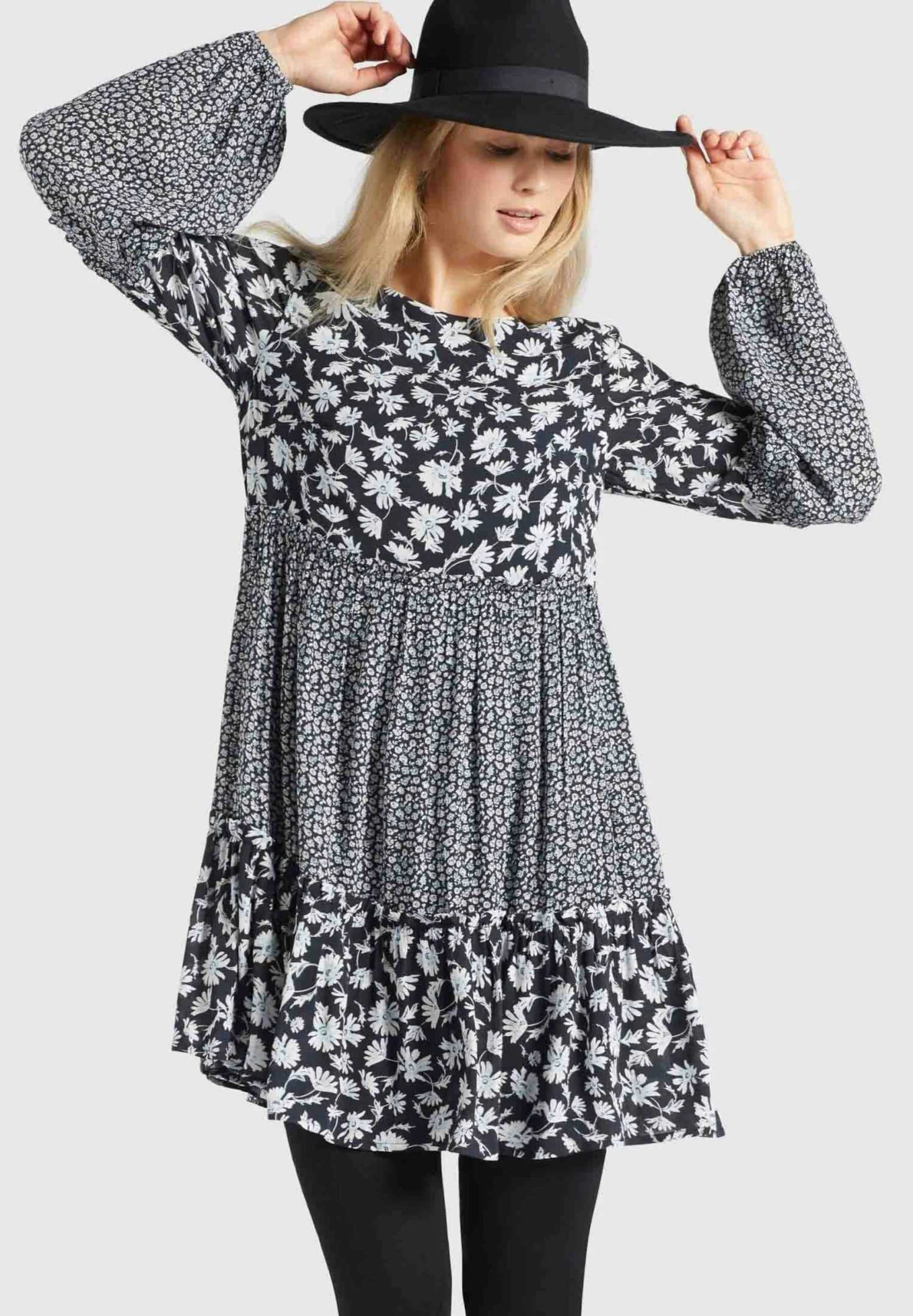 Khujo Minikleider Kleid Granata Frauen Schwarz 4 Khujo Minikleider Kleid Granata Frauen Schwarz – Bild 2